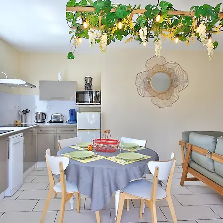 Le D'augustin Holiday home *